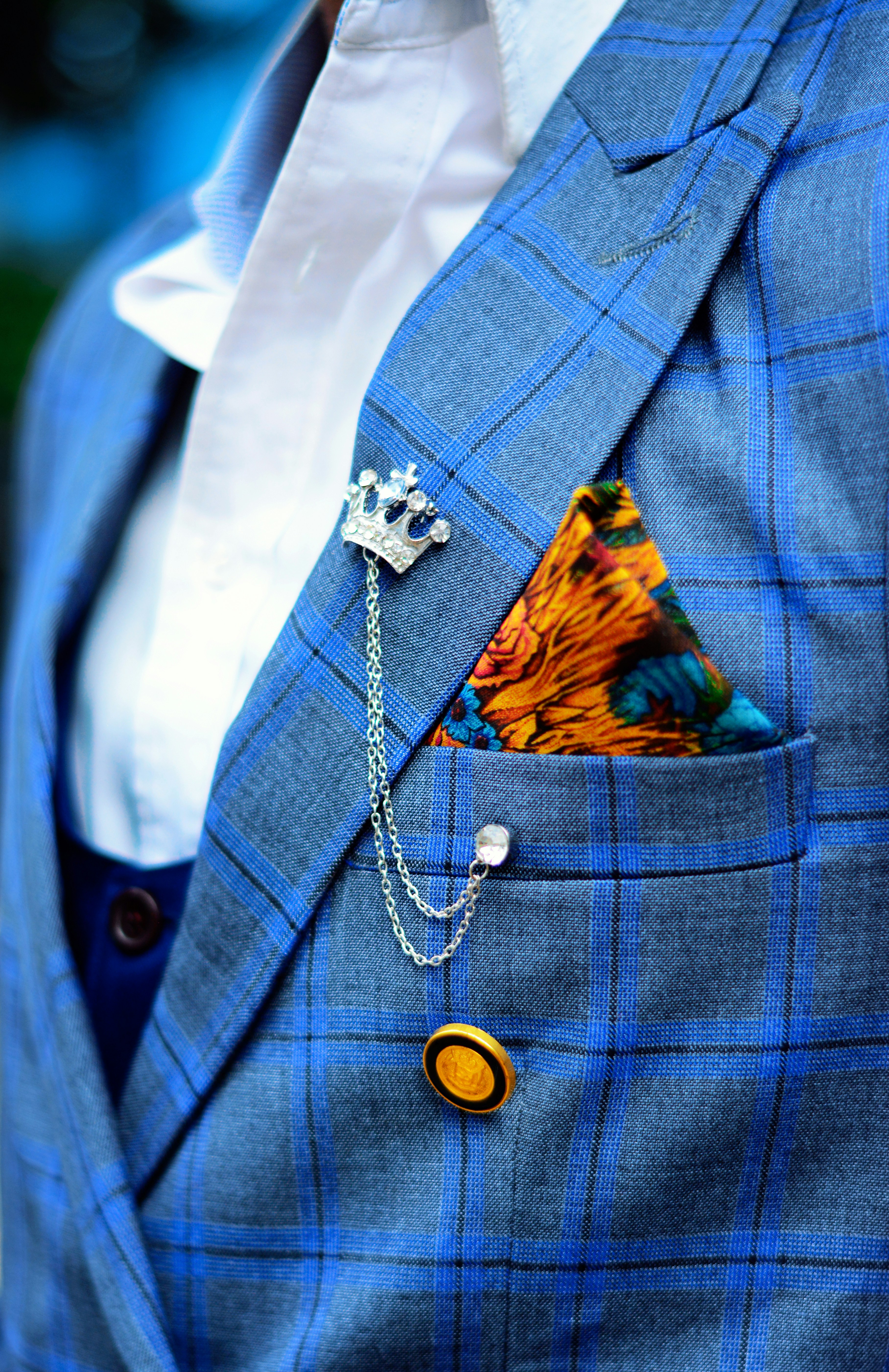 Chain & Brooch
